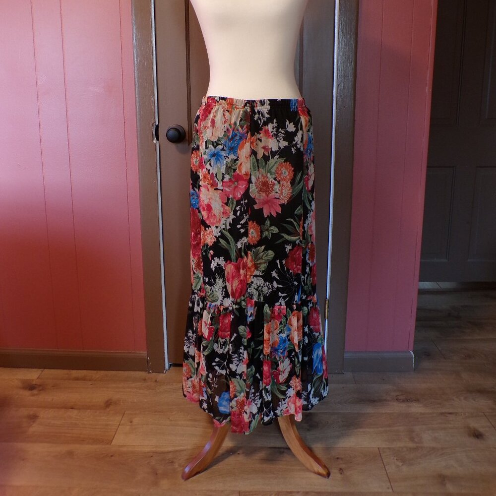 COUNTERPARTS NWT Woman's Maxi Skirt, Black Berry Floral Designed, Pleated SMALL